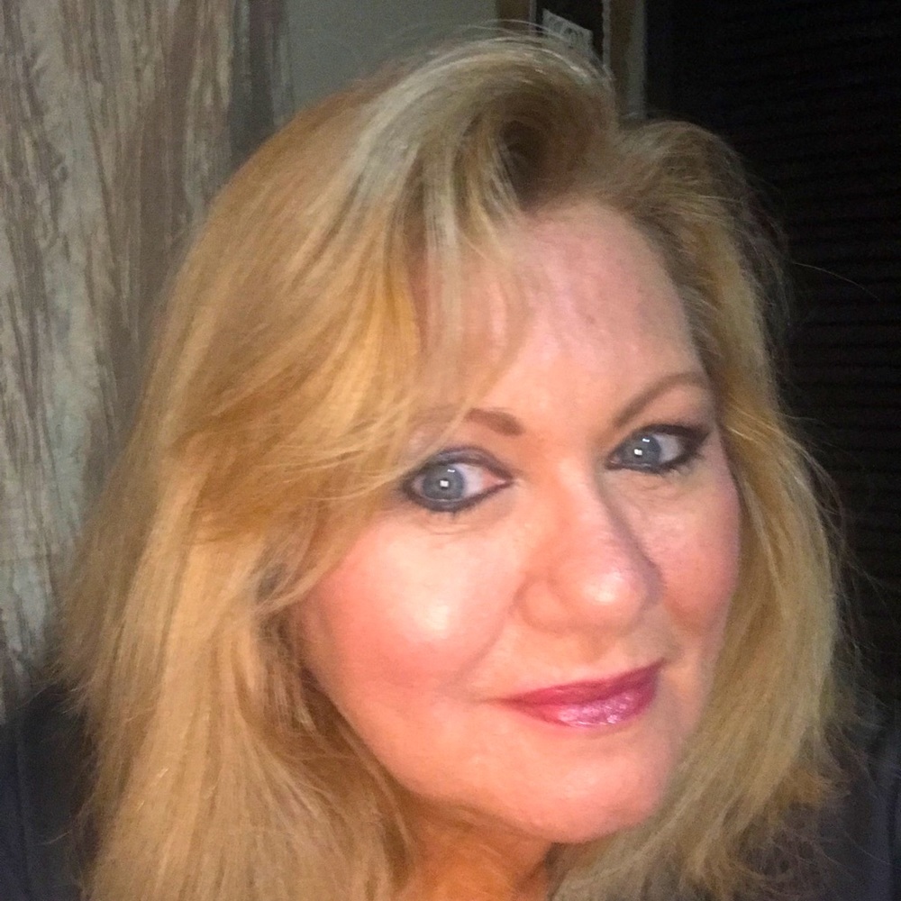 Meet your Posh Ambassador, Dana